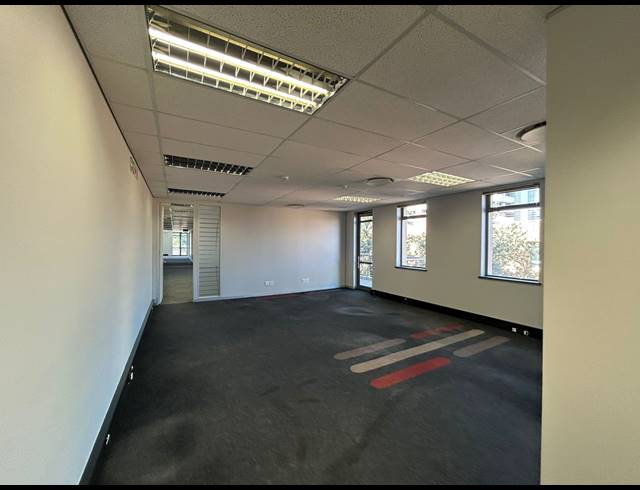 898M² OFFICE TO LET IN SANDTON CENTRAL